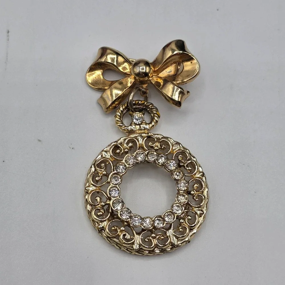 Coro Vintage Bow Pendant Brooch Circle Rhinestones Gold‎ Tone Vintage Jewelry